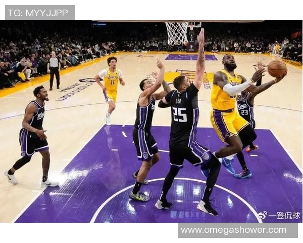 湖人对决雄鹿精彩回顾12月20日比赛亮点与球员表现分析